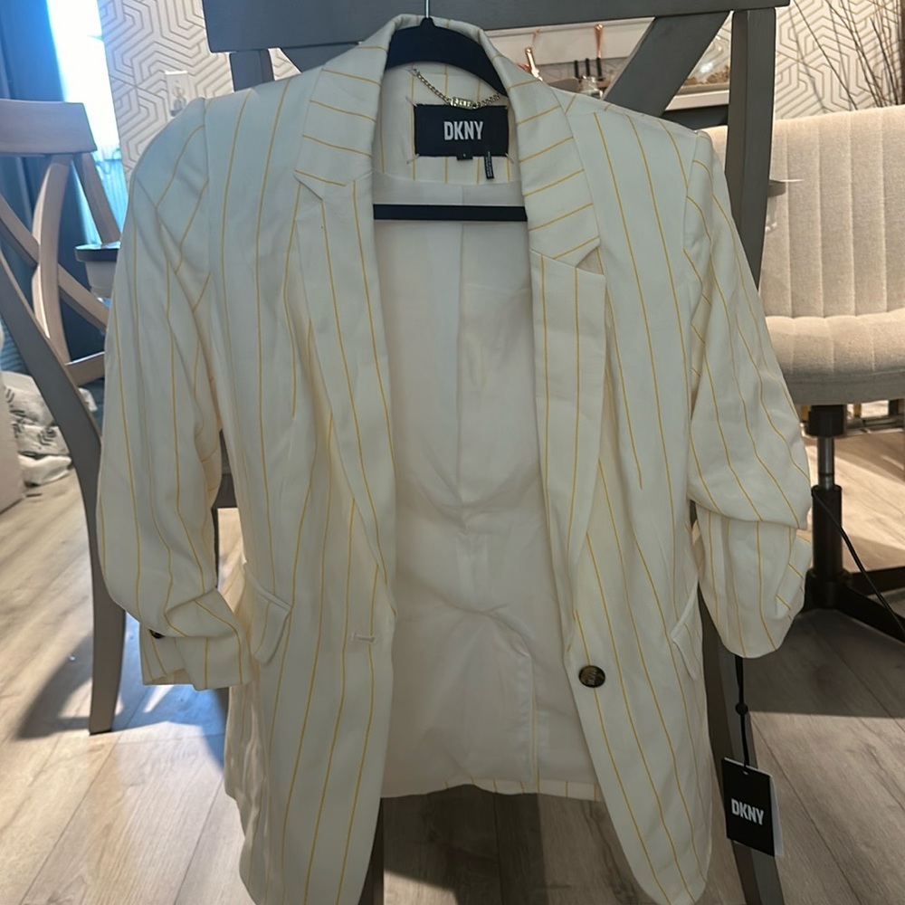 Women’s DKNY Pant Suit. Cream/white with yellow PinStripes, new with tags